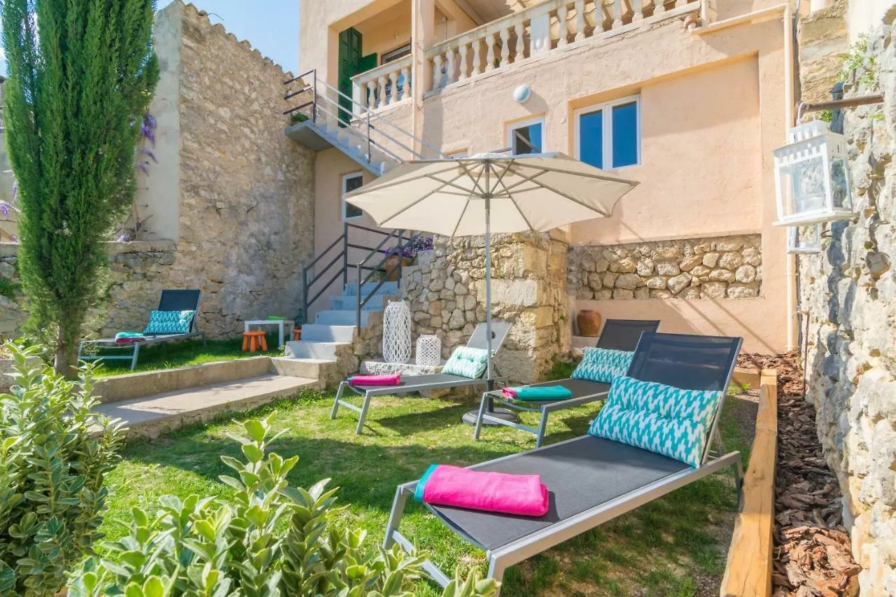Ca Sa Tia Vicari location